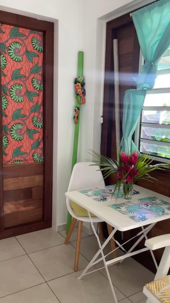 Gîte Cajou dans Domaine Tropical ventilé à Sainte-Anne Extérieur photo
