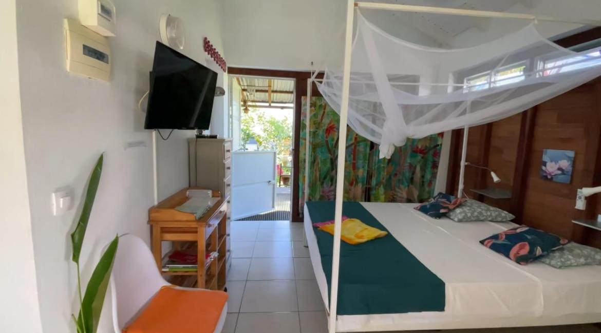 Gîte Cajou dans Domaine Tropical ventilé à Sainte-Anne Extérieur photo